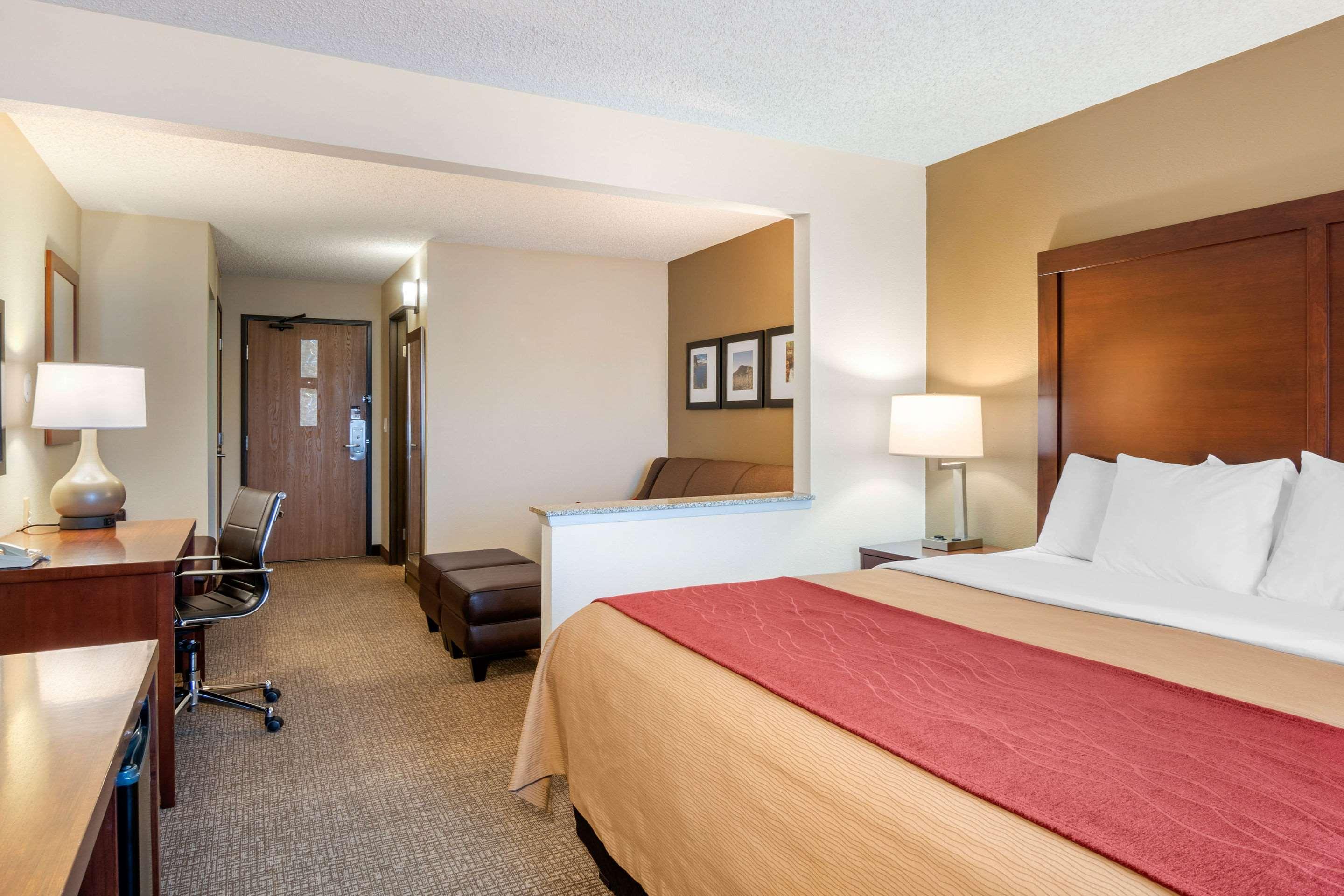 Comfort Inn Medford North Exterior photo