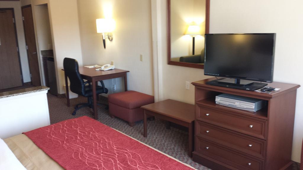 Comfort Inn Medford North Exterior photo