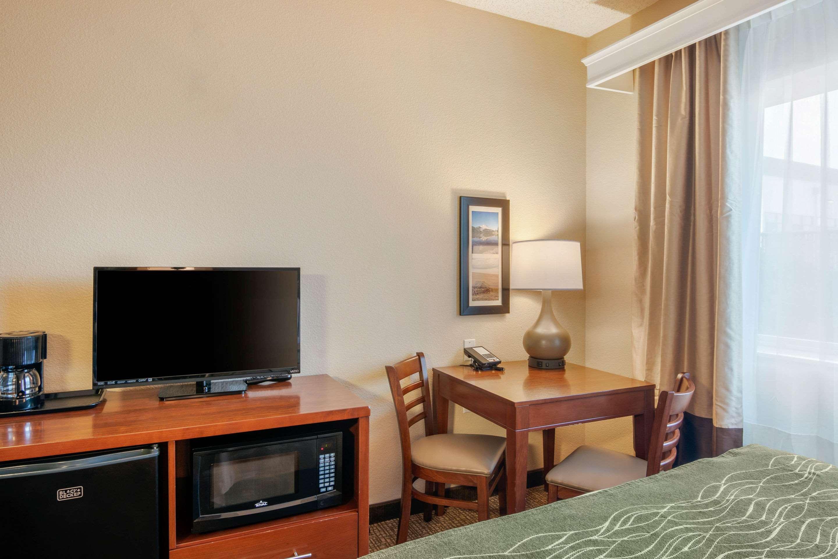 Comfort Inn Medford North Exterior photo