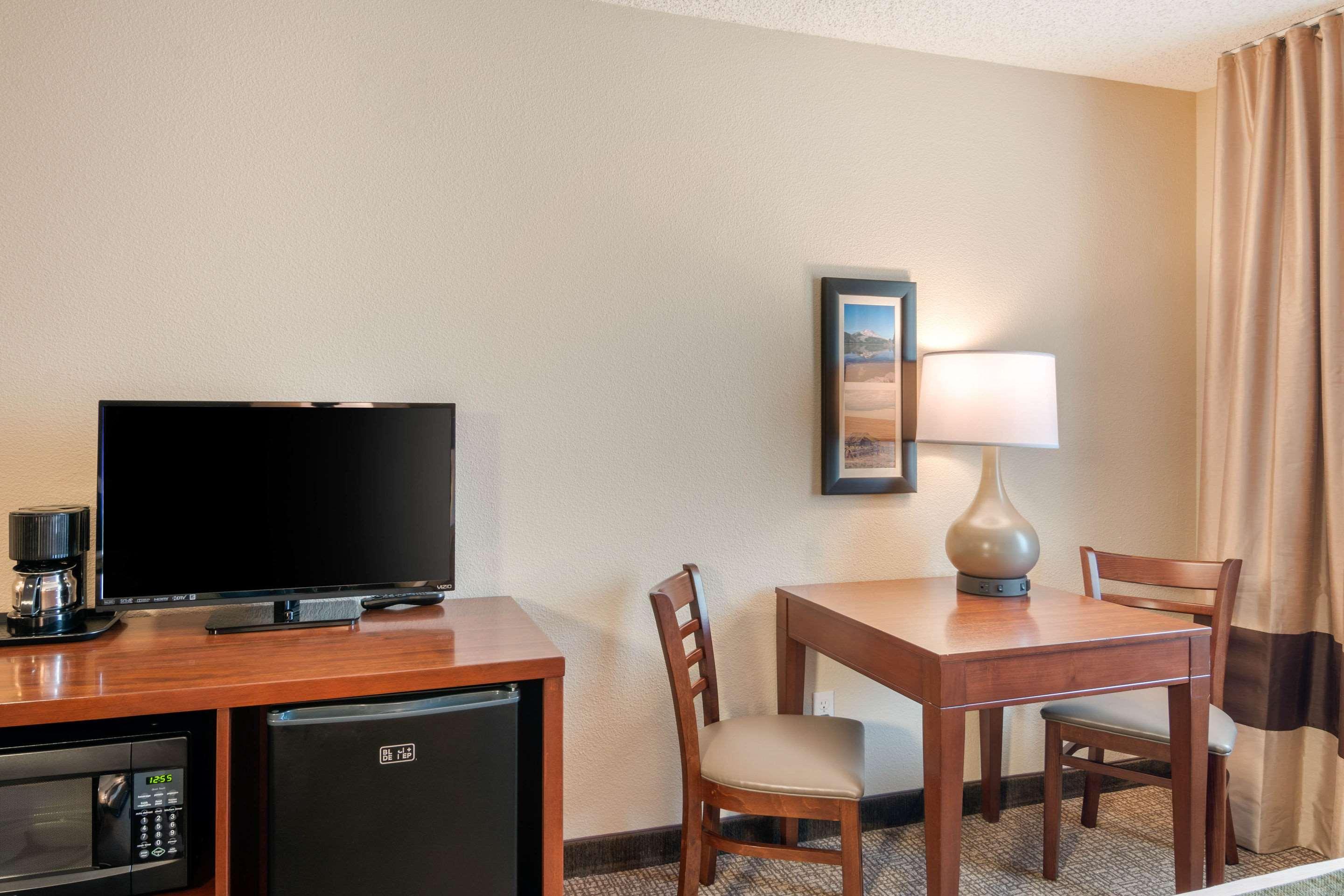Comfort Inn Medford North Exterior photo