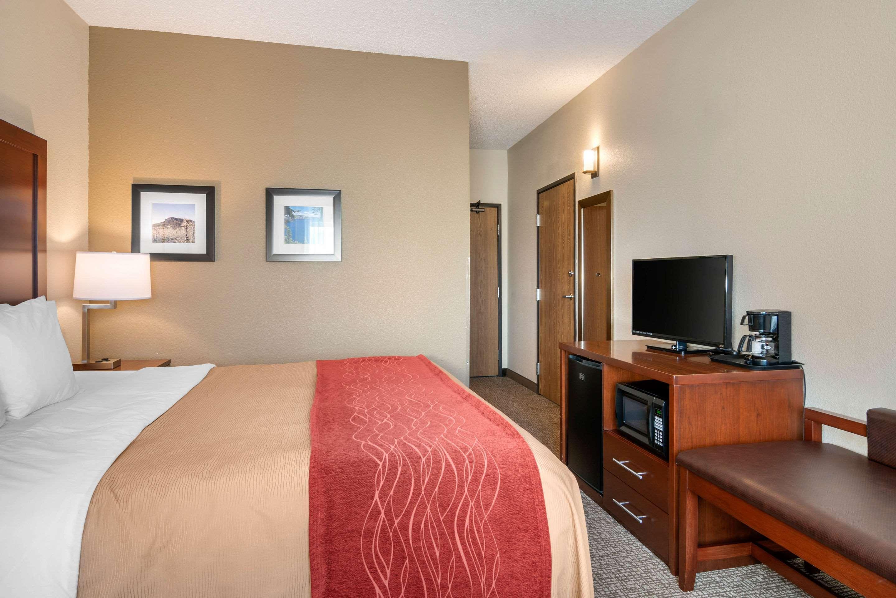 Comfort Inn Medford North Exterior photo