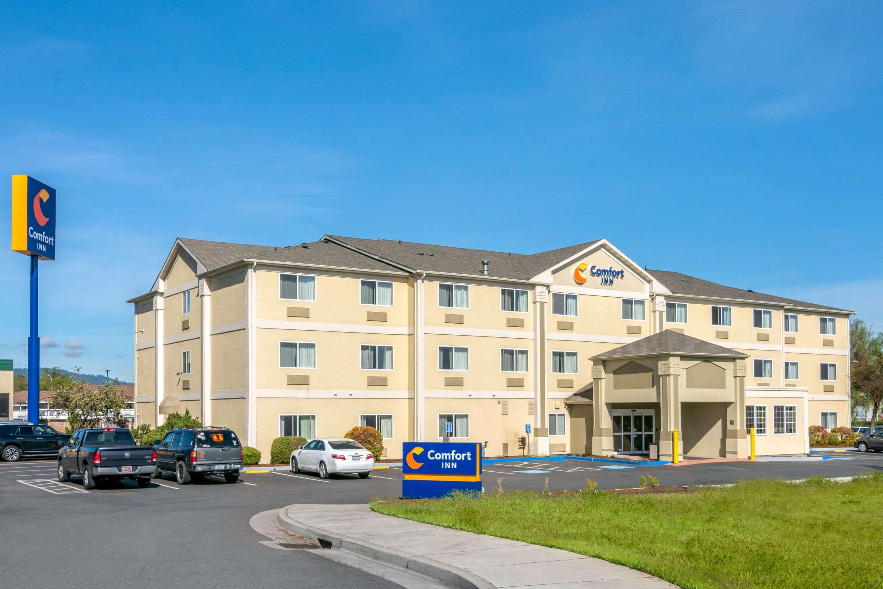 Comfort Inn Medford North Exterior photo