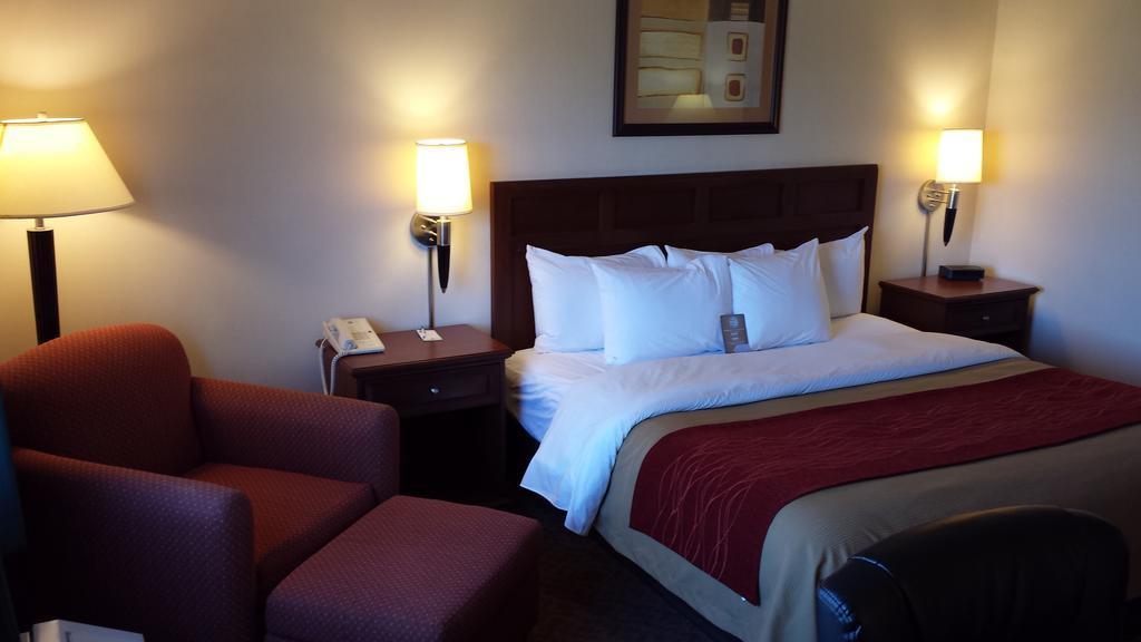 Comfort Inn Medford North Exterior photo