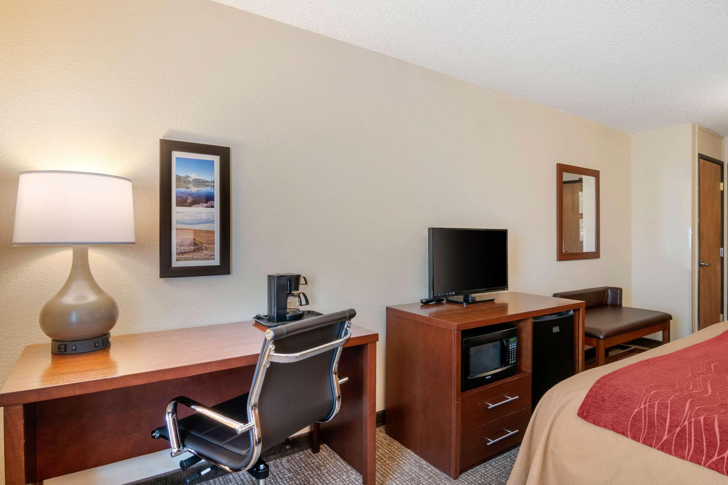 Comfort Inn Medford North Exterior photo