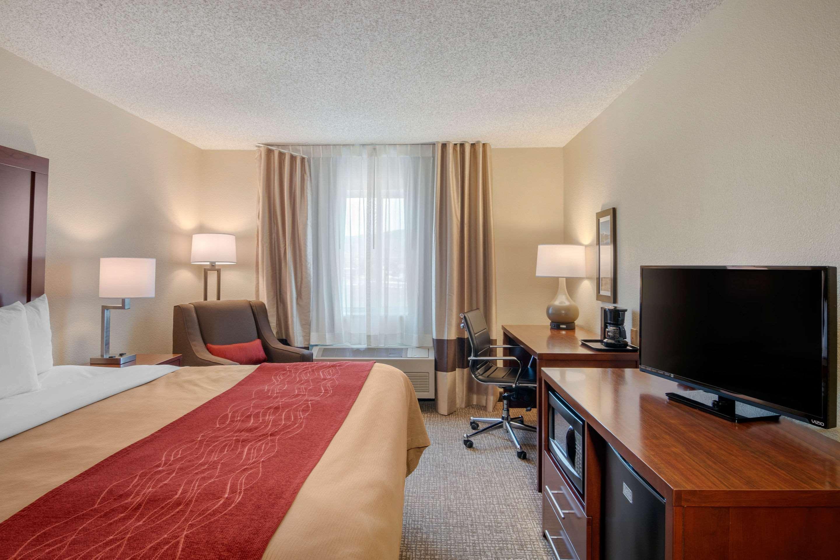 Comfort Inn Medford North Exterior photo