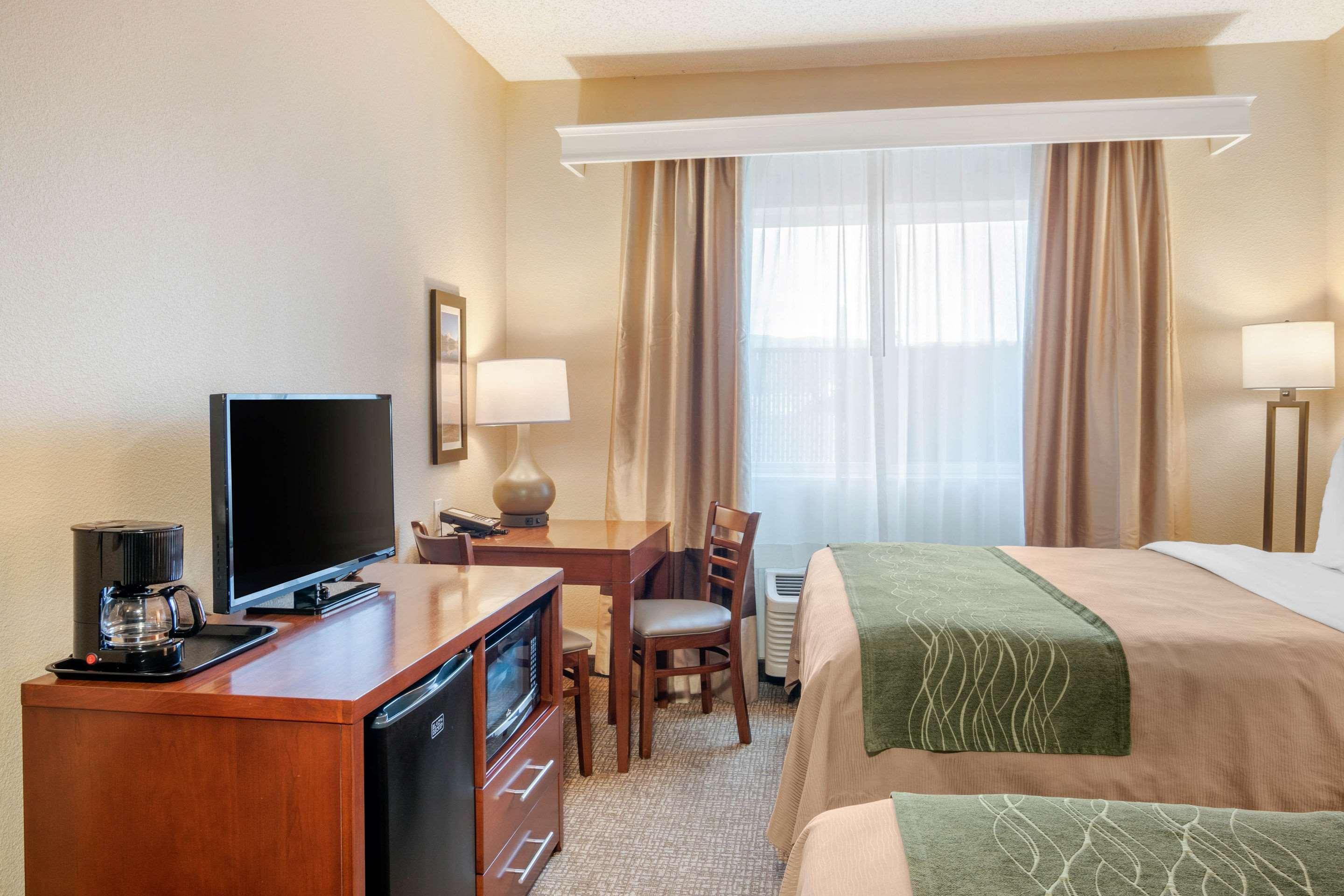 Comfort Inn Medford North Exterior photo
