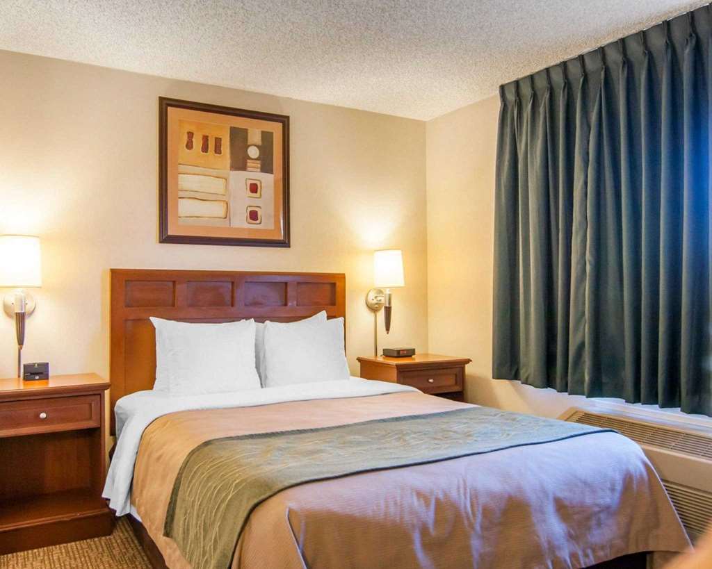 Comfort Inn Medford North Room photo