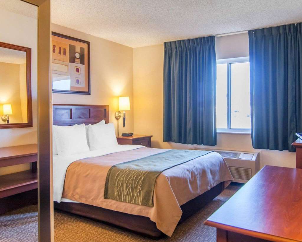 Comfort Inn Medford North Room photo